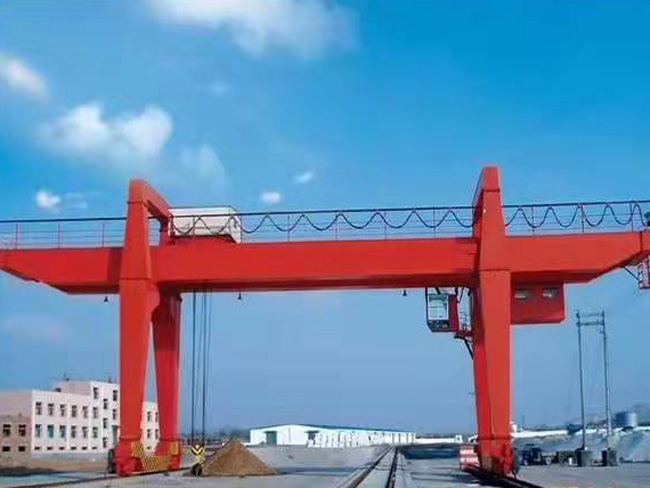 全包式門(mén)式起重機(jī)